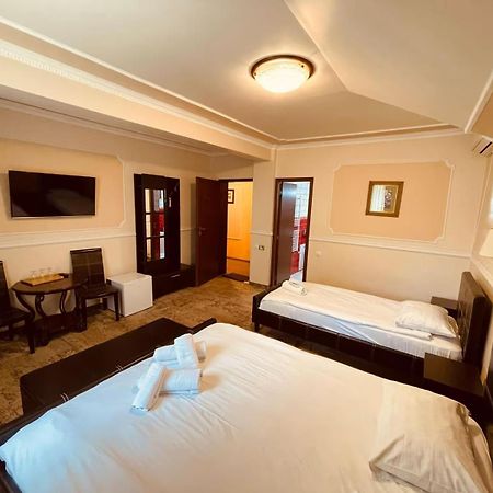 Hotel Parc Tecuci Extérieur photo