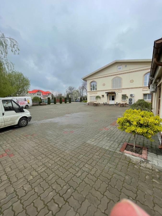 Hotel Parc Tecuci Extérieur photo