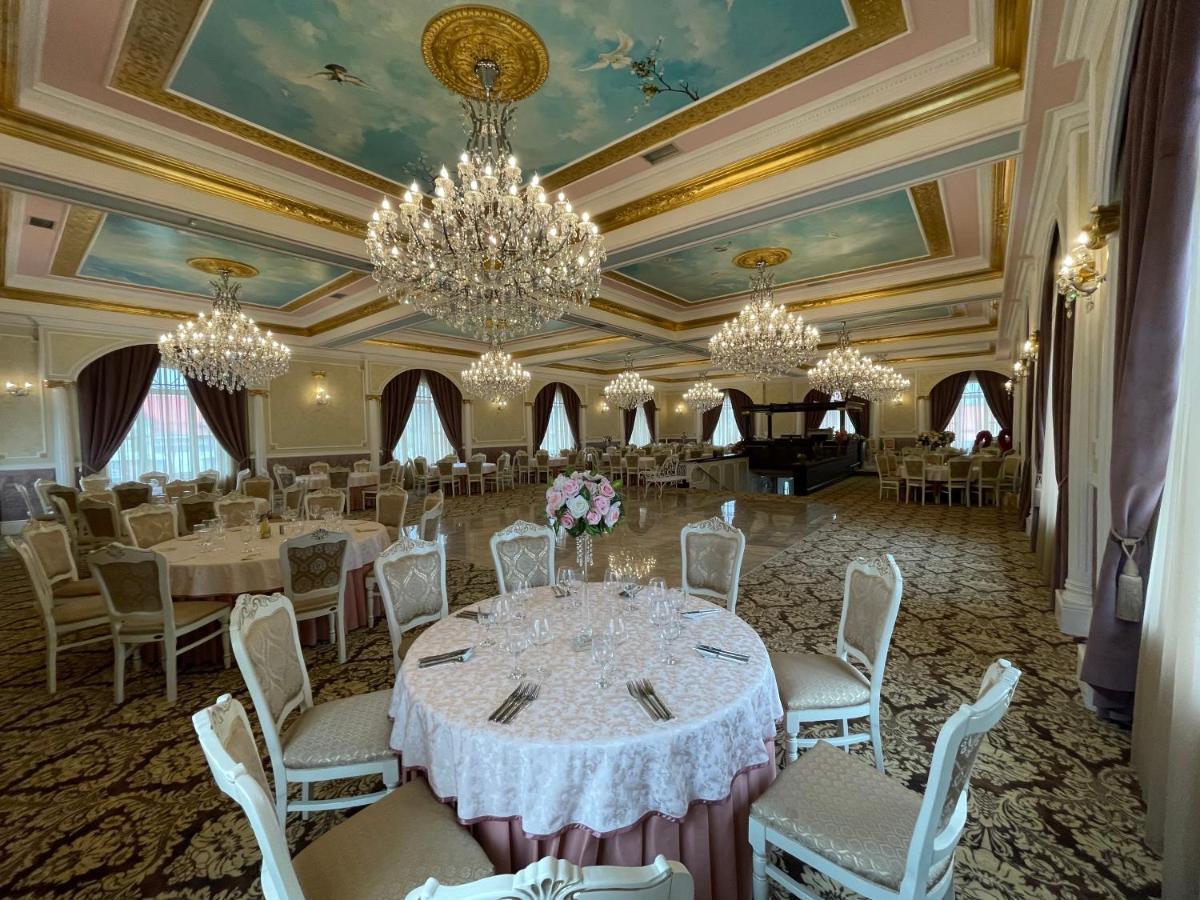 Hotel Parc Tecuci Extérieur photo