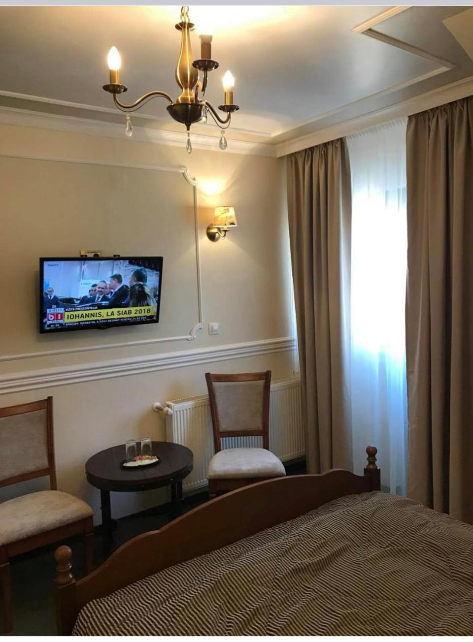 Hotel Parc Tecuci Extérieur photo