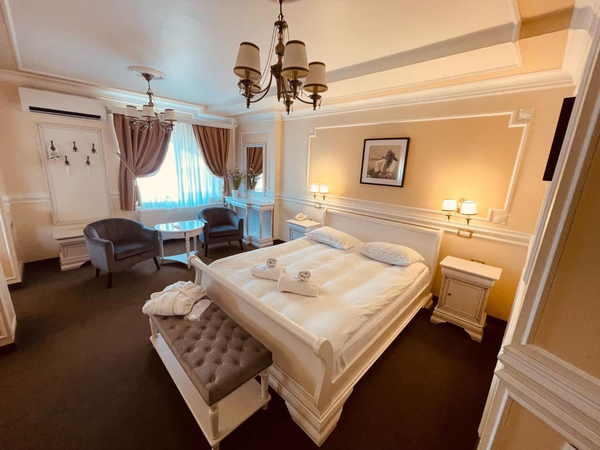 Hotel Parc Tecuci Extérieur photo