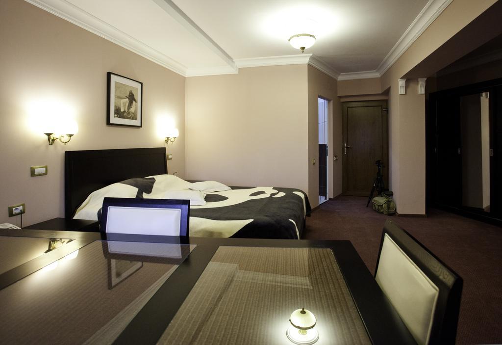 Hotel Parc Tecuci Chambre photo