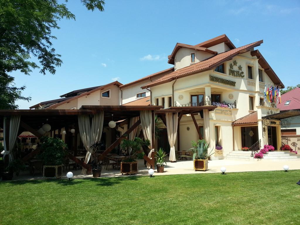 Hotel Parc Tecuci Extérieur photo
