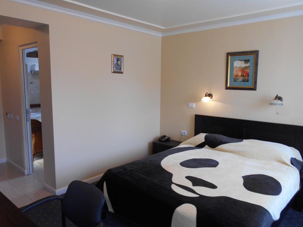 Hotel Parc Tecuci Extérieur photo