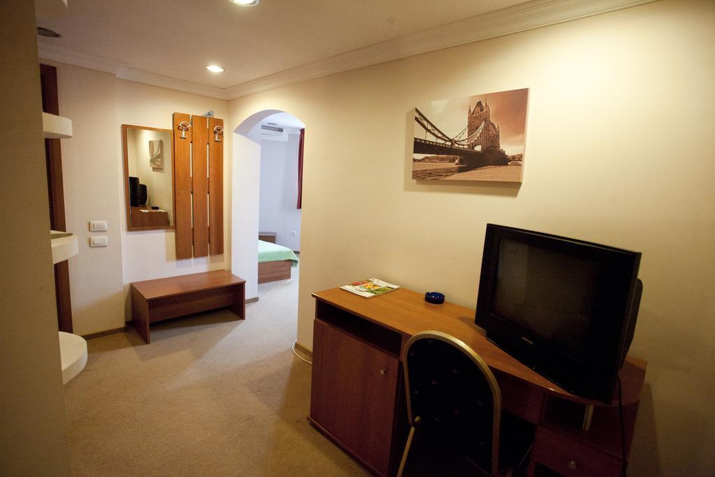 Hotel Parc Tecuci Chambre photo