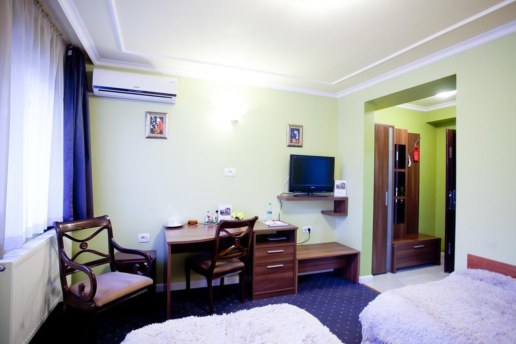 Hotel Parc Tecuci Extérieur photo