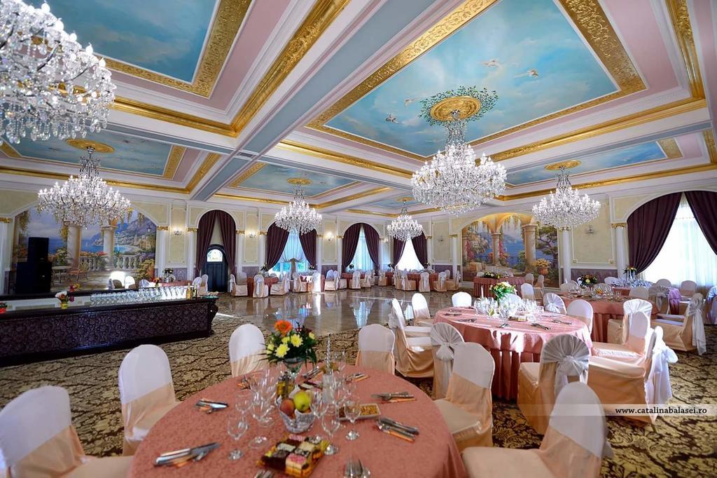 Hotel Parc Tecuci Extérieur photo