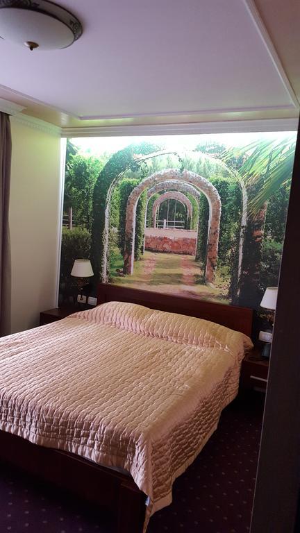Hotel Parc Tecuci Extérieur photo